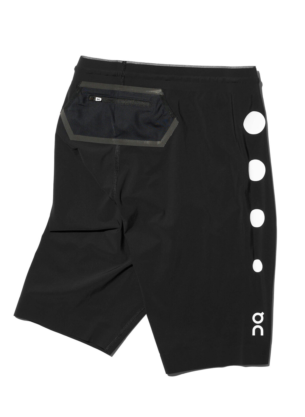 ON running × Distance 2023 elite athletes competition kit (race suit, tank tops, t-shirts, tights, shorts and shoe).
Collection design, pattern, colors, graphics and packaging - © Axel Pelletanche